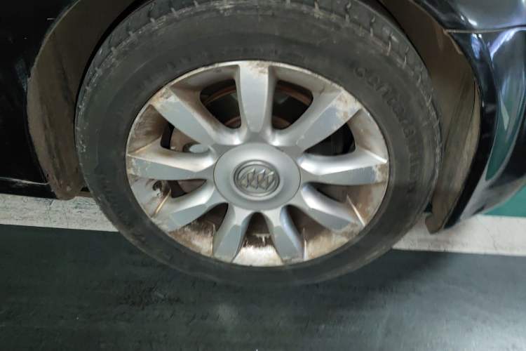 Used Buick Park Avenue 2009 2.8 Comfort Edition Right Front Wheel Hub