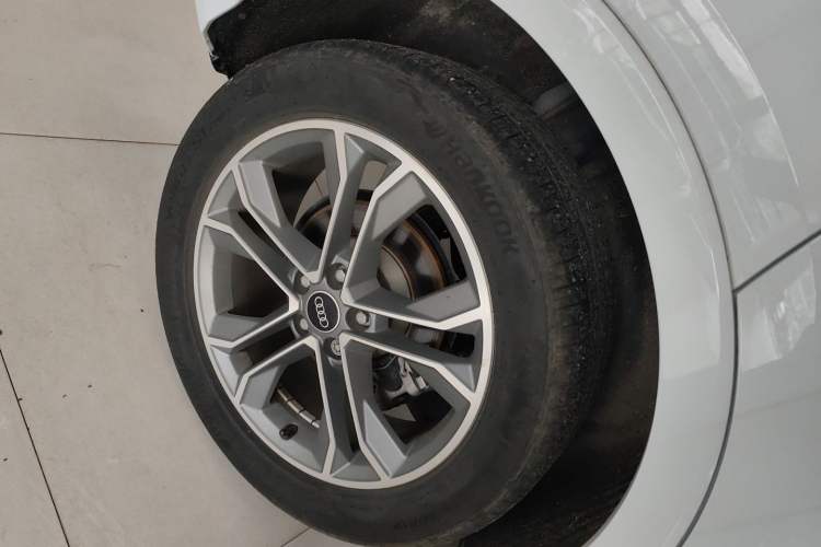 Used Audi Q3 2024 40 TFSI Fashion Dynamic Model Right Rear Wheel Hub