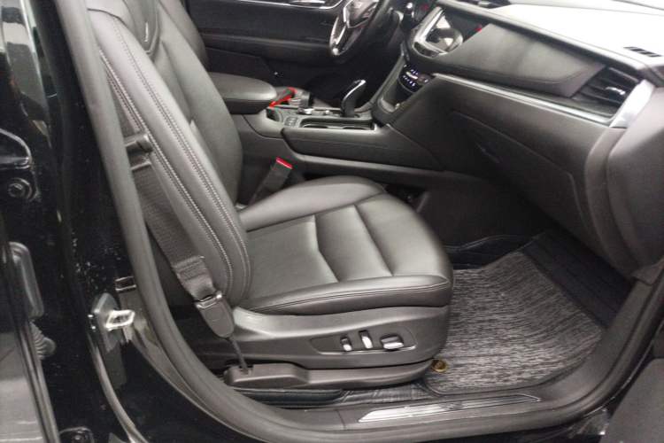 Used Cadillac XT5 2021 28T Luxury Model