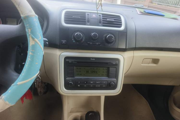 Used Skoda Fabia 2011 1.4L Manual Crystal Edition