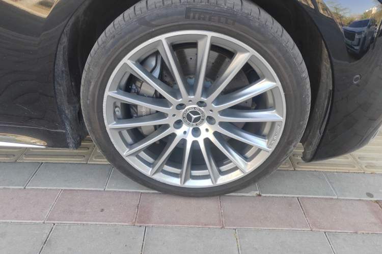 Used Mercedes-Benz S-Class 2022 S 450 L 4MATIC Right Front Wheel Hub