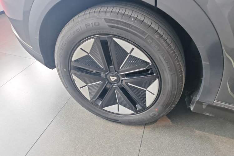 Used Deepal S07 2023 200Max Range-Extended Version Right Rear Wheel Hub