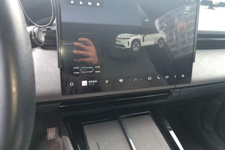 Used Lynk & Co 08 EM-P 2023 245km Ultra-Long Range Halo
