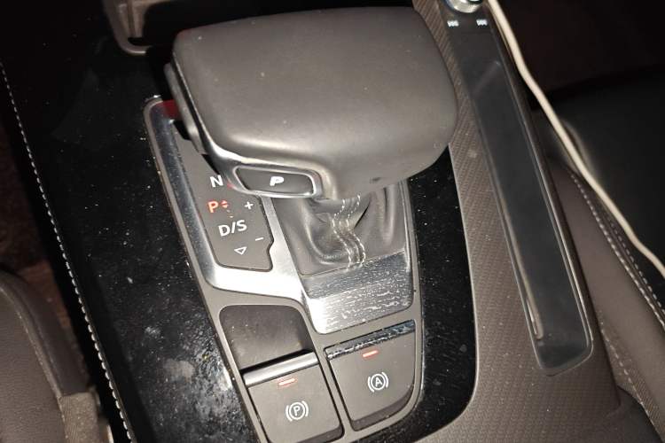 Used Audi Q5L 2022 40T Luxury Dynamic Model