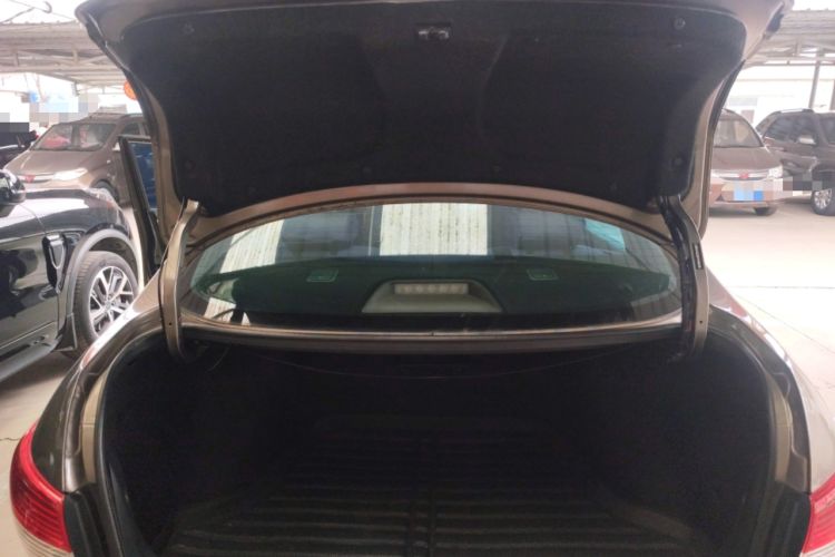 Used Nissan Sylphy 2016 Classic 1.6XE Manual Leading Edition Trunk