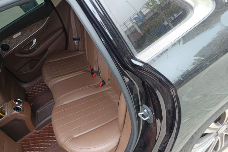 Used Mercedes-Benz E-Class 2016 E 300 L Stylish Model
