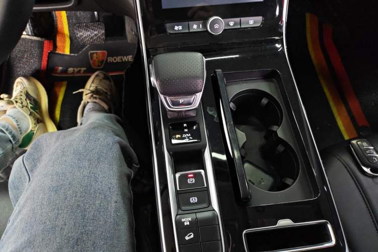 Used Roewe RX5 MAX 2019 300TGI Automatic 4G Connect Luxury Edition Gear Lever