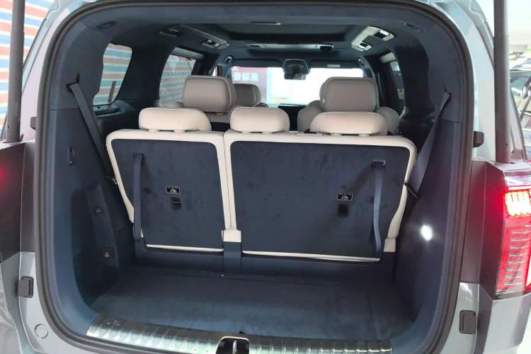 Used Zeekr 009 2024 7-Seater Walk-Through Version Four-Wheel Drive 108 kWh
