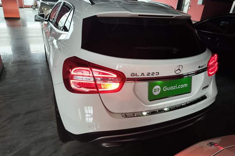 Used Mercedes-Benz GLA 2015 GLA 220 4MATIC Fashion Model
