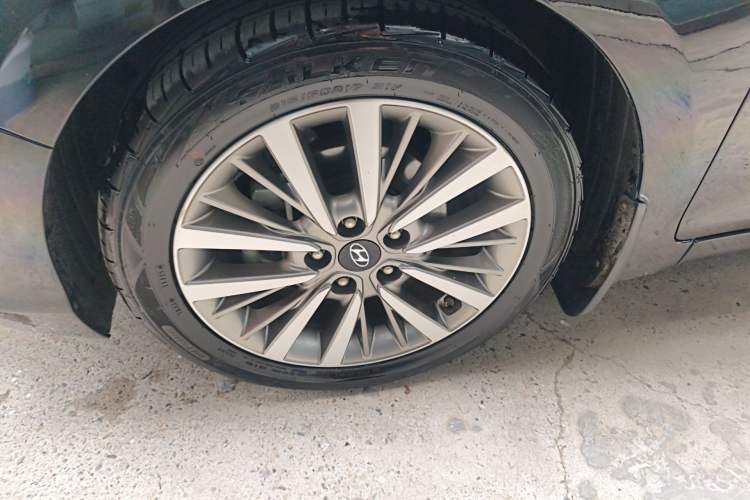 Used Hyundai Mistra 2017 1.8L Automatic Deluxe DLX Model China V Emission Standard Exterior 4