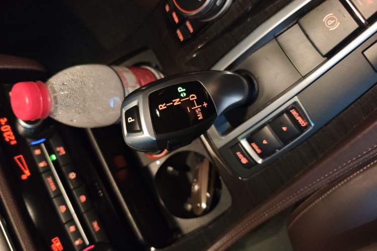 Used BMW 5 Series 2014 528Li Luxury Design Package
