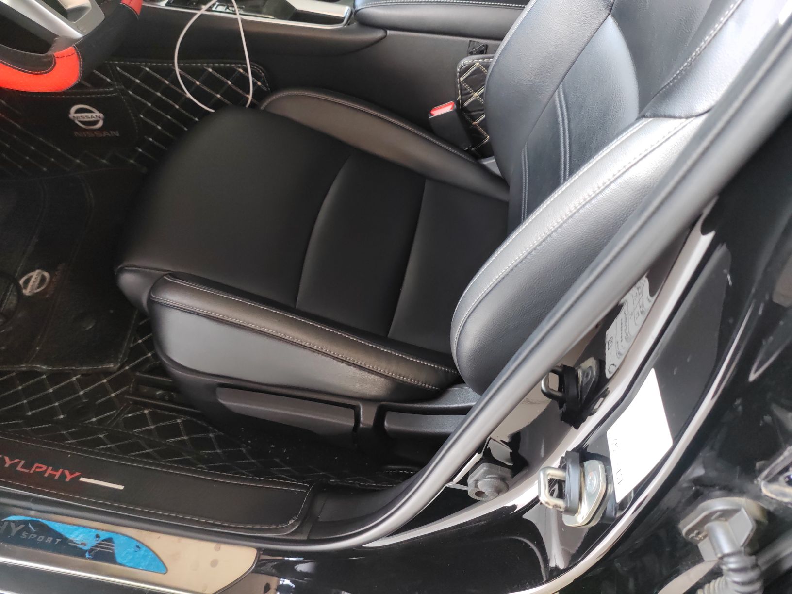 Переднее сиденье в автомобиле