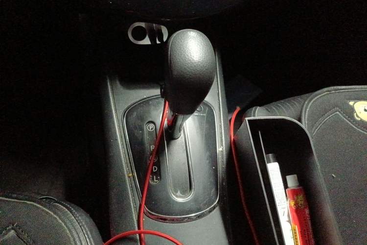 Used Nissan Tiida 2014 1.6L CVT Smart Model Gear Lever