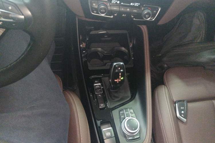 Used BMW X1 2020 xDrive25Li Luxury Edition Gear Lever