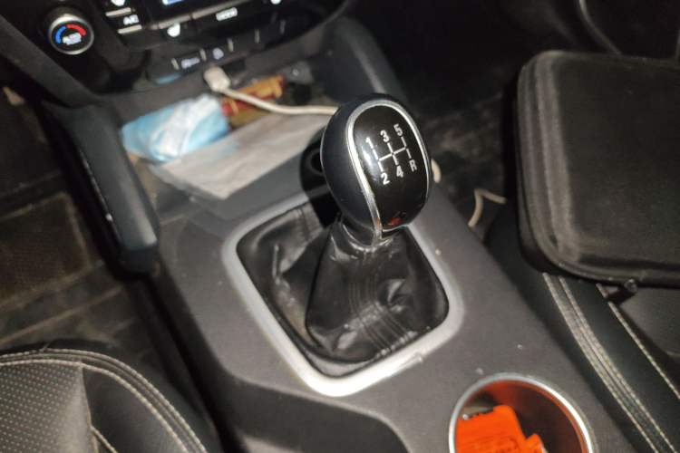 Used Geely Auto Vision X6 2016 1.8L Manual Luxury Model