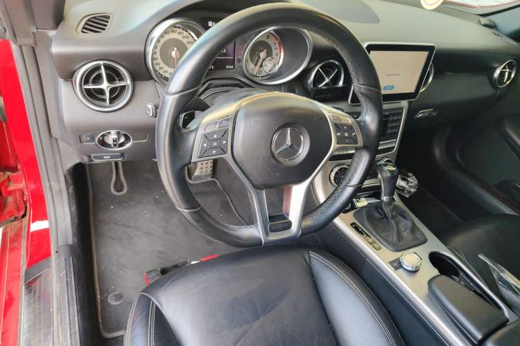 Used Mercedes-Benz SLK-Class 2011 SLK 200 Fashion Model
