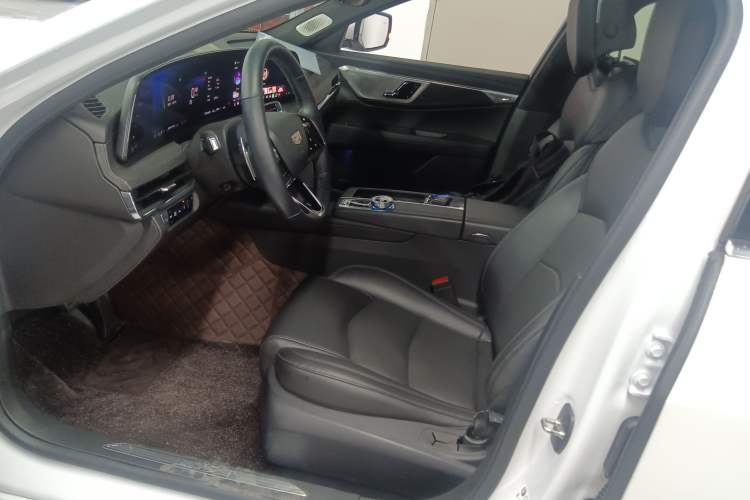 Used Cadillac CT6 2023 28T Luxury Version