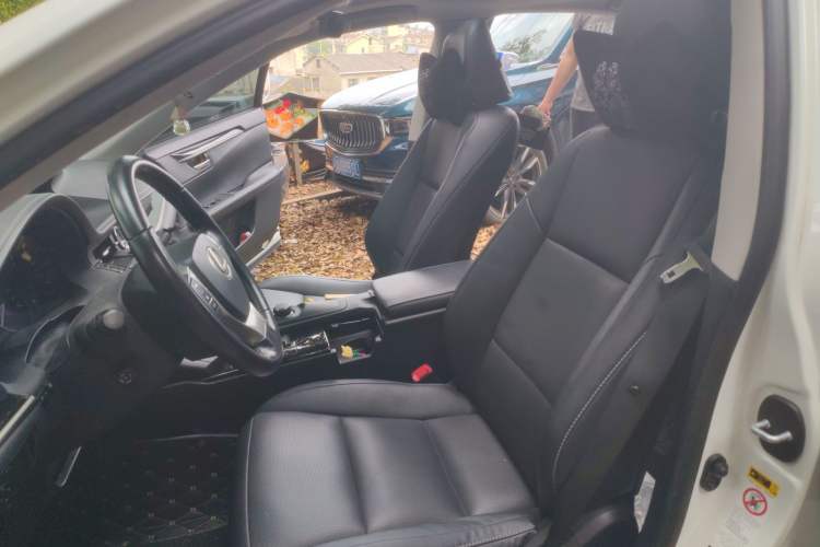 Used Lexus ES 2014 300h Comfort Edition