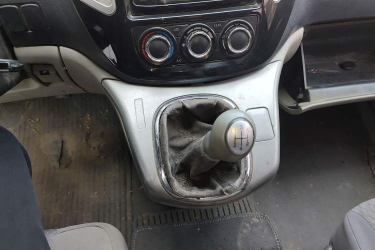 Used FORTHING Lingzhi 2014 M5 Q3 2.0L 7-seat Long-Wheelbase Comfort Version
