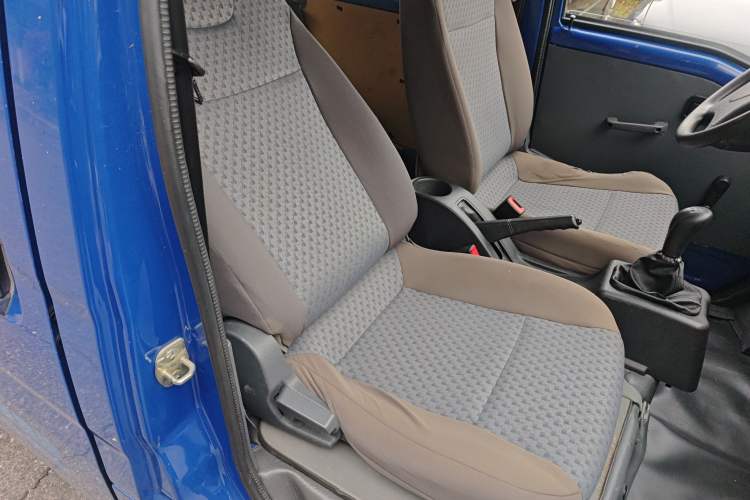 Used Wuling Zhiguang 2020 1.2L Practical Model China VI LSI Right Front Seat