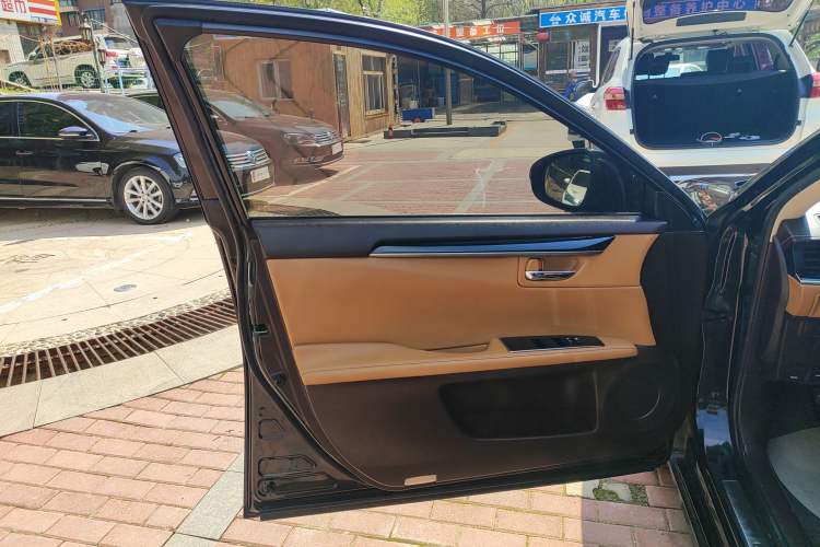 Used Lexus ES 2016 200 Midnight Special Limited Edition
