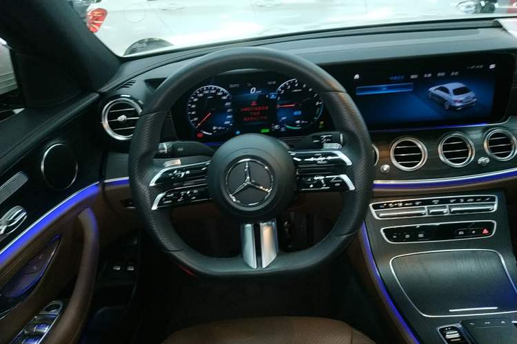 Used Mercedes-Benz E-Class New Energy 2021 E 350 e L Plug-in Hybrid Sports Sedan
