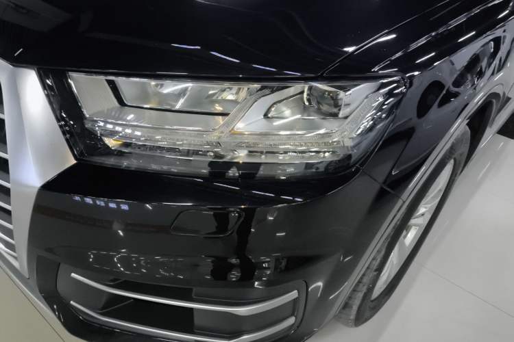 Used Audi Q7 2019 55 TFSI Technology Edition Left Front Headlight