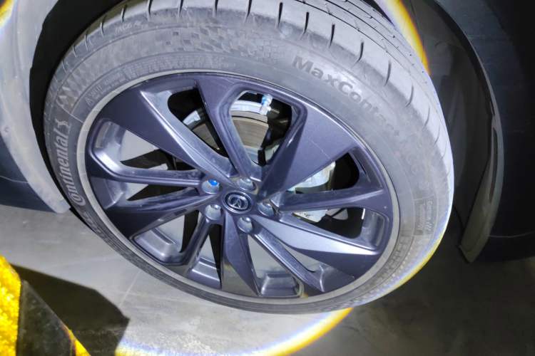 Used CHANGAN UNI-T 2020 1.5T Flagship Version Right Front Wheel Hub