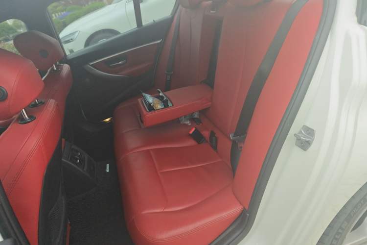 Used BMW 3 Series 2018 330i M Sport Night Edition Left Rear Seat