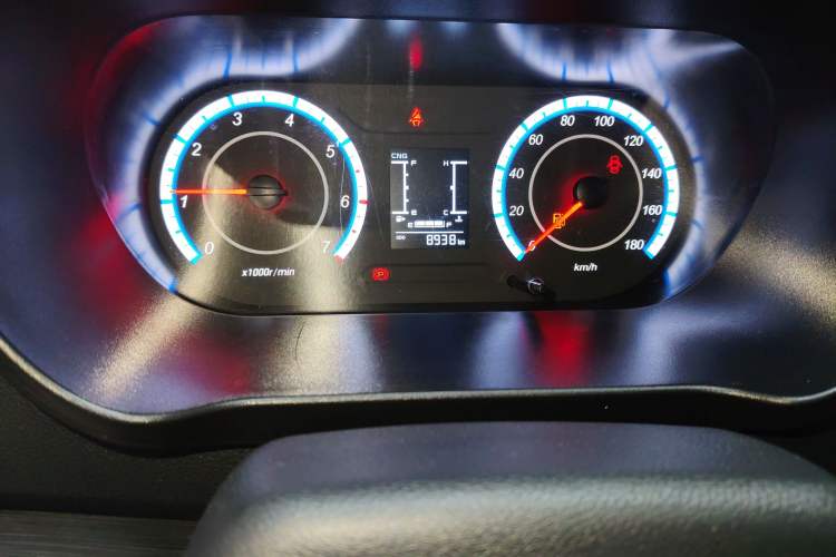 Used CHANGAN KAICHENG Ruixing M60 2023 1.6L CNG Comfort-Grade 6-Seater Passenger Vehicle
