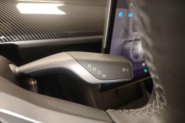 Used Tesla Model Y 2021 Long-Range All-Wheel-Drive Version 3D7
