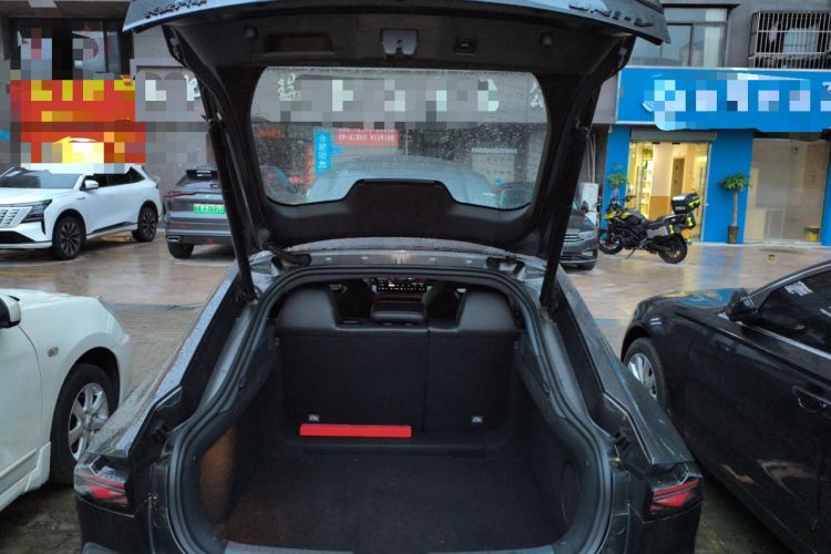 Used CHANGAN UNI-V 2025 Model Third-Generation 2.0T Dynamic Edition Trunk