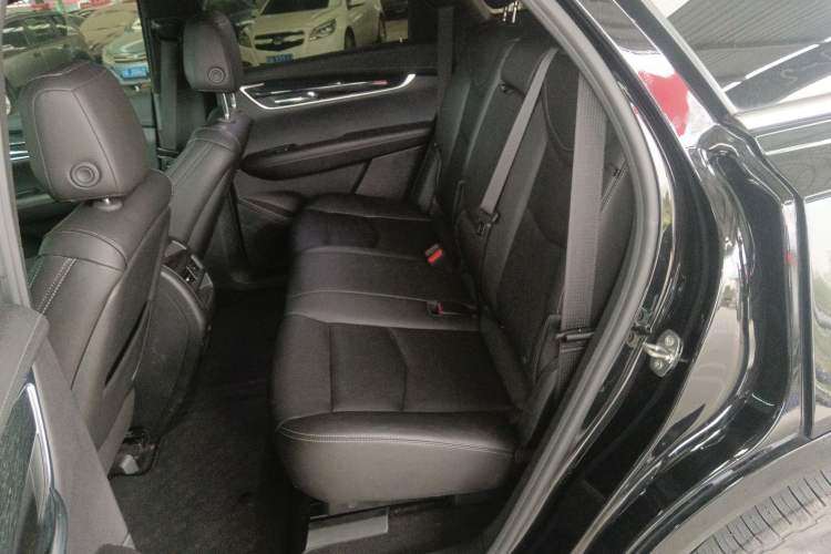 Used Cadillac XT5 2022 2.0T Two-Wheel Drive Luxury Version Left Rear Seat