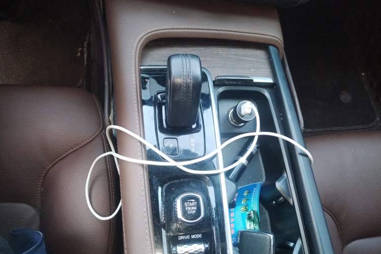 Used Volvo V90 2021 Cross Country B5 AWD Smart Range Edition Gear Lever