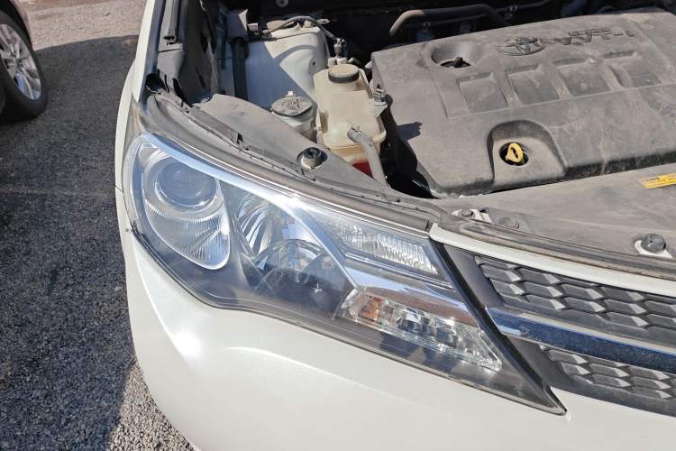 Used Toyota RAV4 2015 2.0L CVT Four-Wheel Drive New Edition