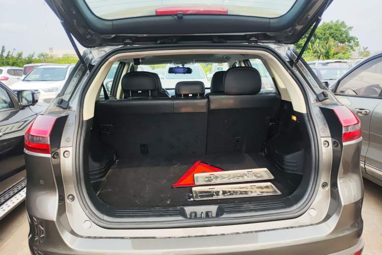 Used Geely Auto Emgrand X7 Sport 2018 1.8TD Automatic Two-Wheel Drive Smart Connect 4G Internet Edition
