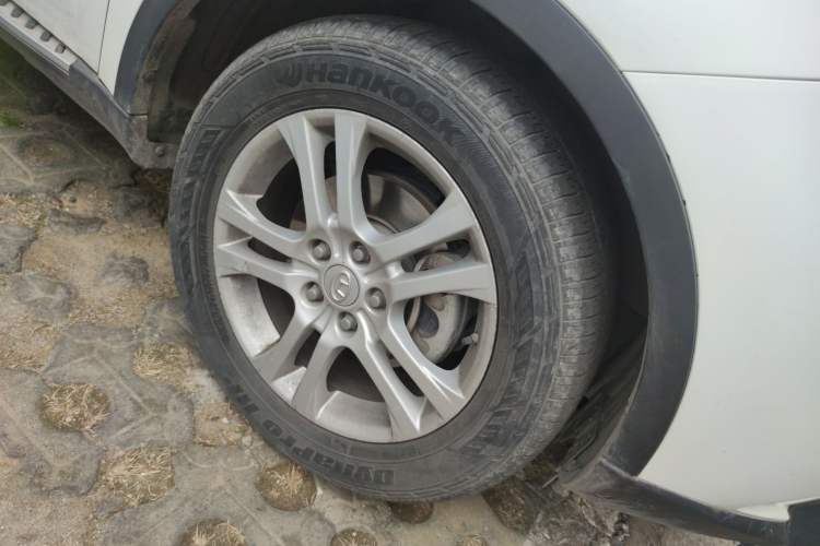 Used Huatai Santa Fe 2016 1.5T Gasoline Manual Two-Wheel Drive Smart Enjoyment i3 Model Right Front Wheel Hub