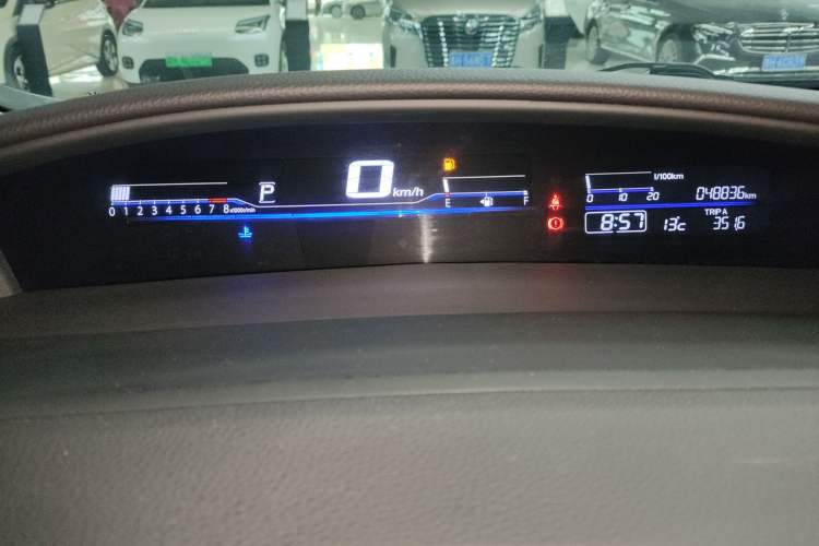 Used Honda Jade 2017 1.8L automatic Comfort version 5 seats