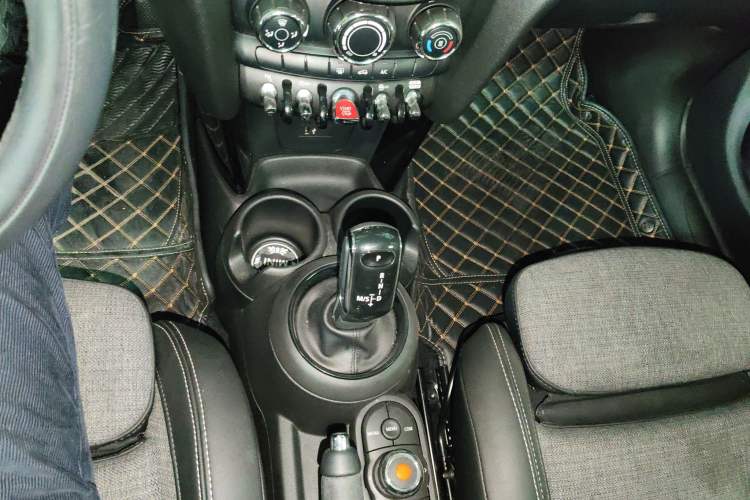 Used MINI MINI 2019 1.5T COOPER Classic Edition Five-Door Version