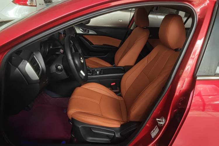 Used Mazda 3 Axela 2017 Sedan 1.5L Automatic Luxury Model Emission Standard China V