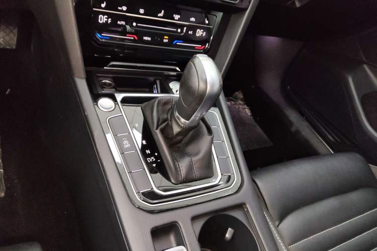 Used Volkswagen Magotan 2020 330TSI DSG Luxury Edition Gear Lever