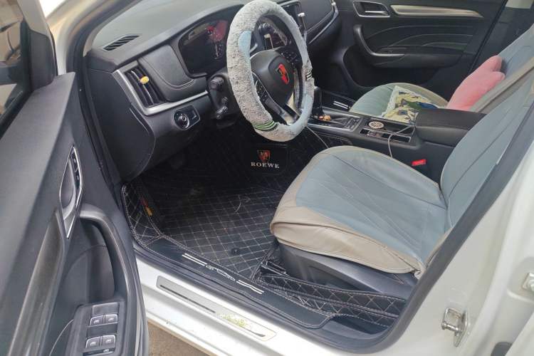 Used Roewe i6 2018 20T Automatic Internet ZhiZun Edition