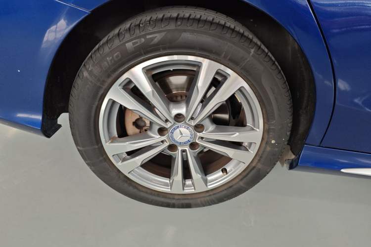 Used Mercedes-Benz C-Class 2017 Facelift C 200 L Sport Edition Right Rear Wheel Hub