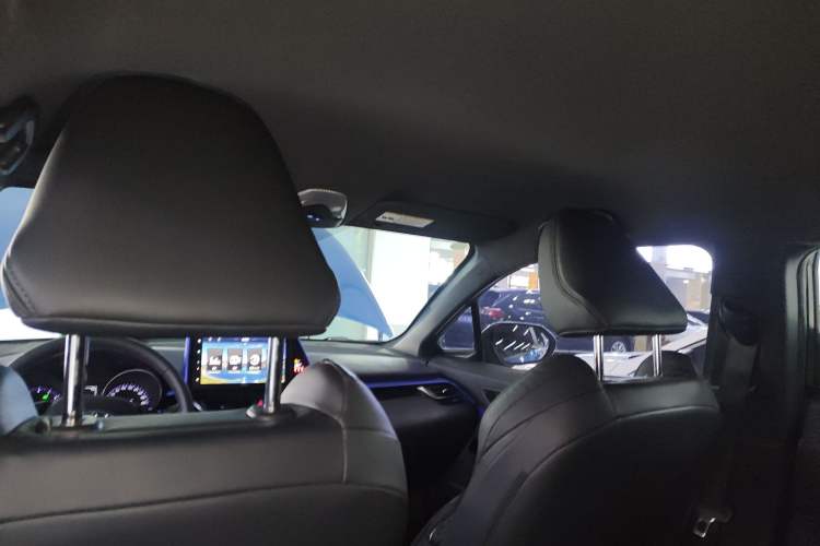 Used Toyota IZOA 2018 2.0L Yichi Edition China V Standard