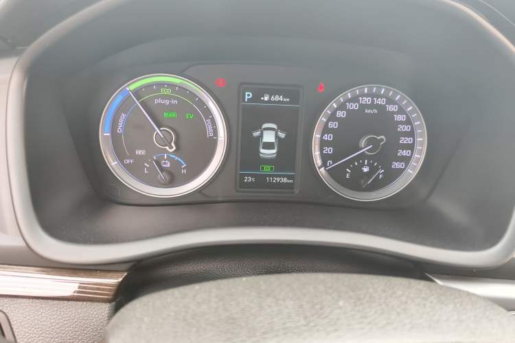 Used Hyundai Sonata Plug-in Hybrid 2018 2.0 PHS Smart Connect Version China V Standard Odometer Close Up