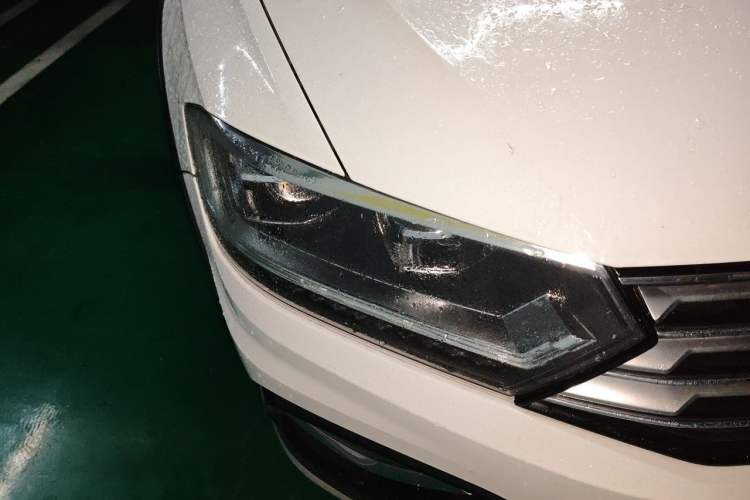 Used Volkswagen C-TREK 2018 1.5L Automatic Fashion Model Right Front Headlight