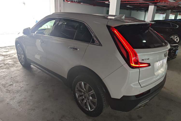 Used Cadillac XT4 2018 28T Two-Wheel-Drive Luxury Model
