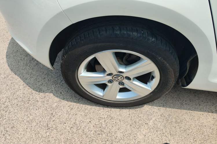 Used Volkswagen Golf 2017 230TSI Automatic Comfort Edition – Celebrating Milestone of One Million Units Right Rear Wheel Hub