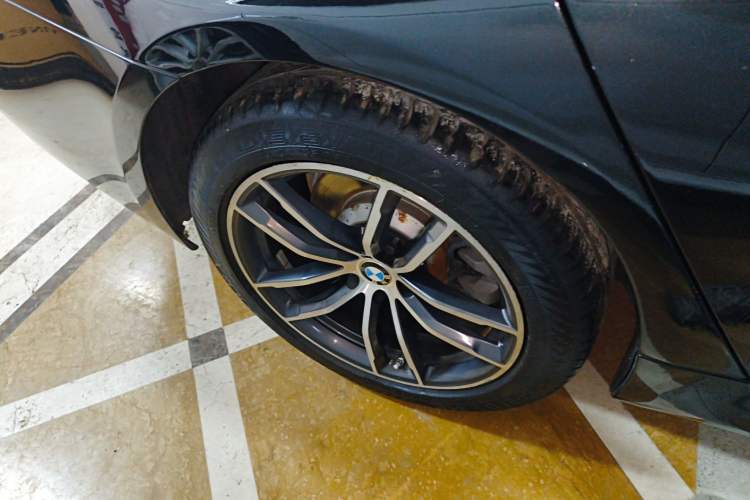 Used BMW 5 Series 2021 Facelifted 525Li M Sport Package Right Rear Wheel Hub