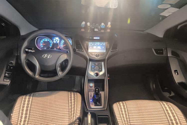 Used Hyundai Elantra (5th Generation / Langdong) 2016 1.6L Automatic Smart Version
